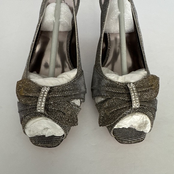 J Renee Heels Slader Dance Fabric Shimmery Pewter Kitten Heels Sling Back 8 W - Picture 3 of 10